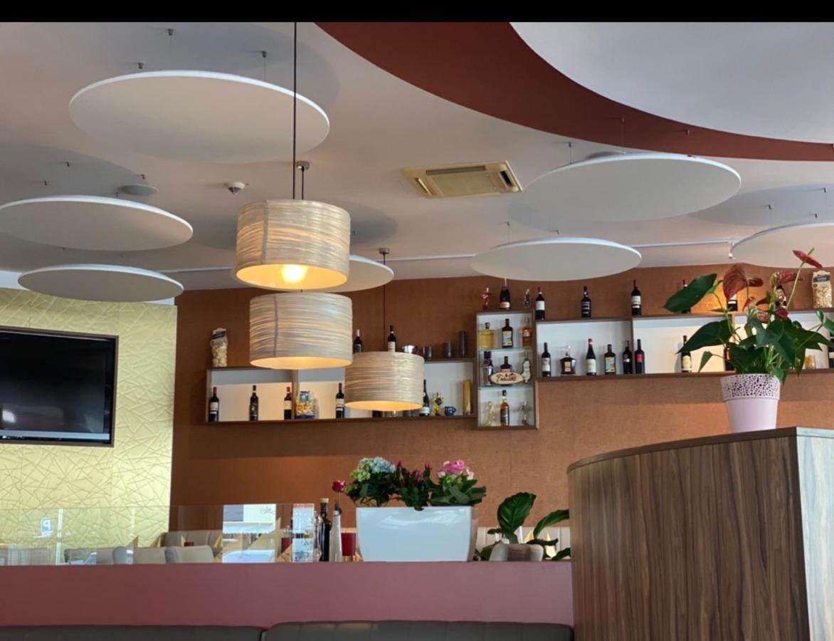Hotel Toscana Borna Exteriér fotografie